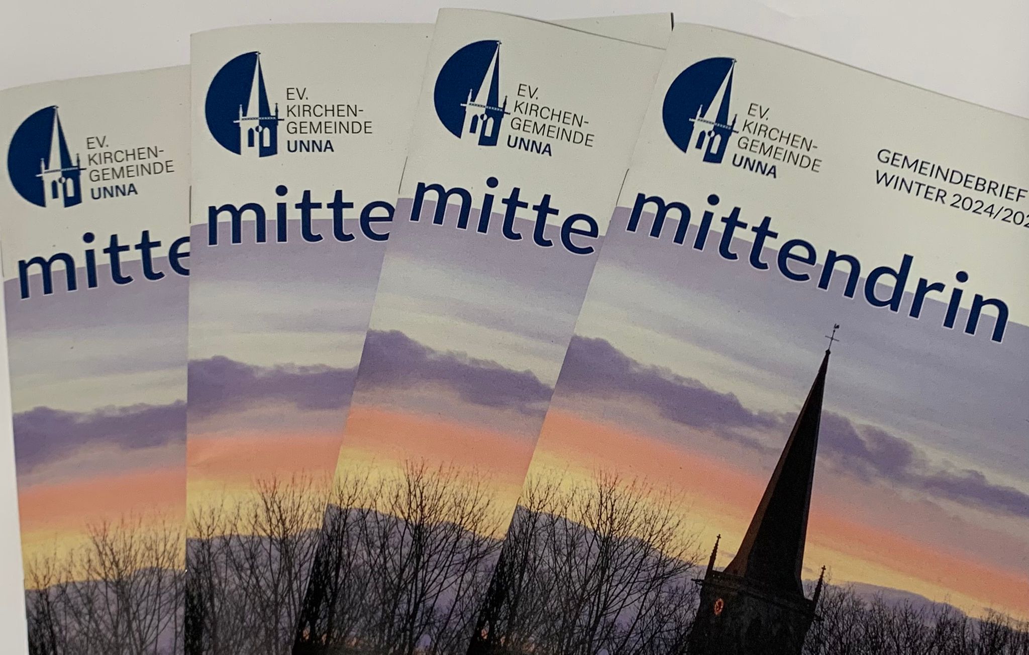 Stapel "mittendrin"-Flyer