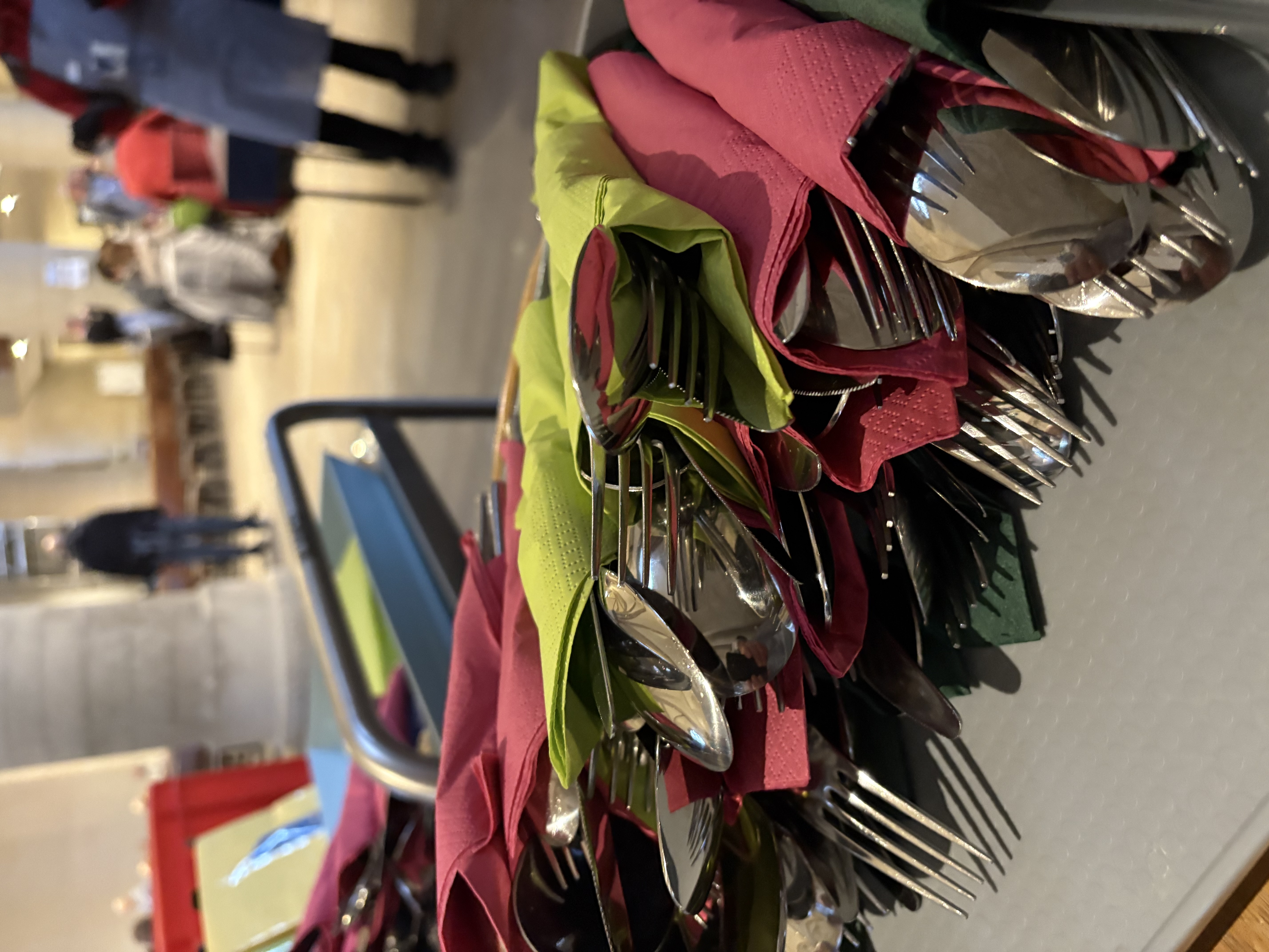 Besteck in Servietten